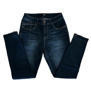 1822 Denim Women's Skinny Leg with Distressed Raw Ankle Jean Size 4